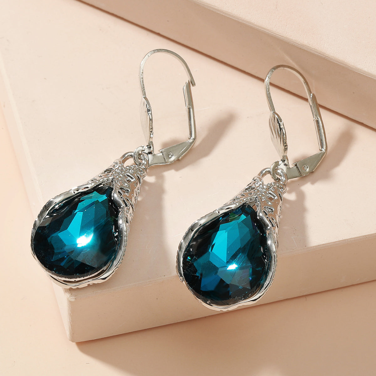 Retro Water Drop Earrings